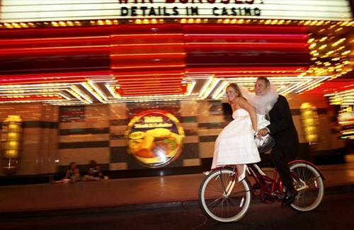 las-vegas_wedding_bike