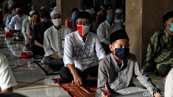 Shalat Jumat Pertama Masa PSBB Transisi, MUI DKI: Tertib dan Khidmat