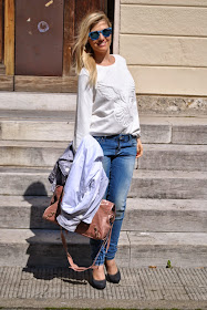 outfit felpa bianca come abbinare il bianco mariafelicia amgno fashion blogger  outfit felpa bianca jeans skinny outfit jeans e tacchi outfit trench come abbinare il trench mariafelicia magno colorblock by felym mariafelicia magno fashion blogger fashion blogger bionde fashion blogger italiane blog di moda come abbinare il bianco outfit bianco abbianmenti jeans e tacchi jeans skinny come abbinare i jeans skinny come abbinare il trench fattori abbigliamento trench fattori pied de poule how to wear jeans and heels how to wear trench coat  how to wear white outfit primaverili outfit primaverili donna outfit casual primaverili outfit aprile 2015 blonde girls fashion bloggers italy milano replay pimkie