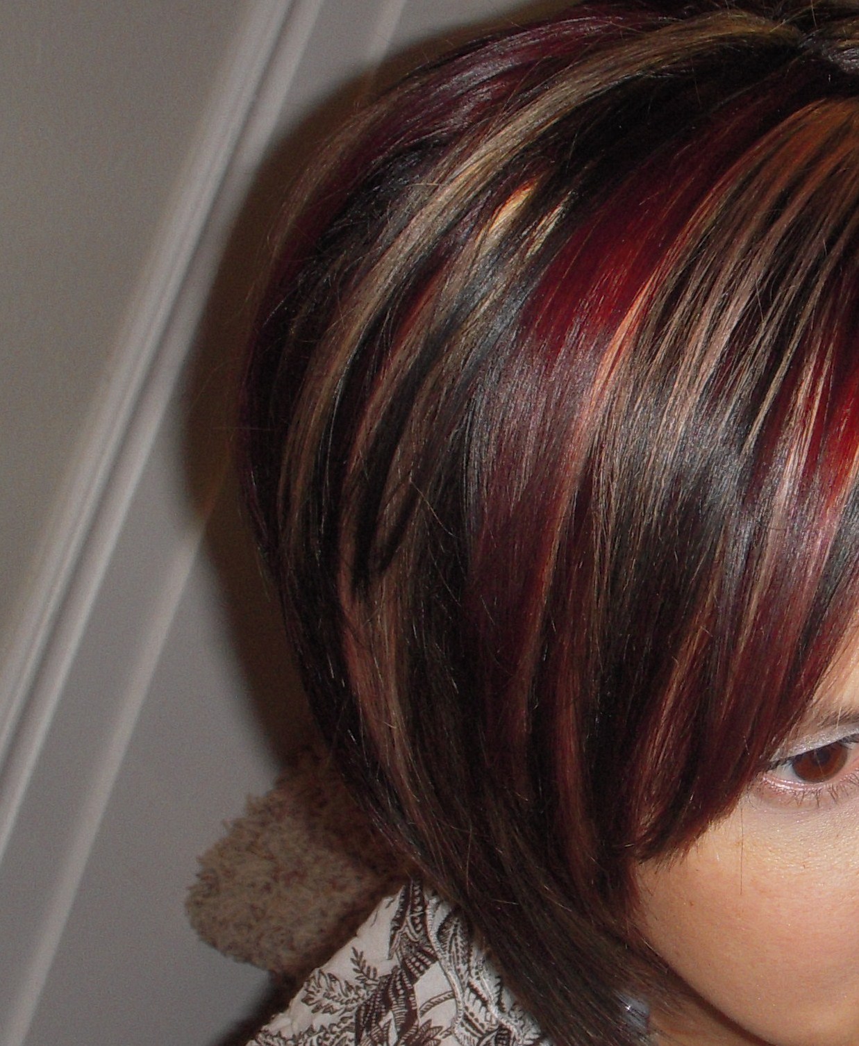 Brown Hair Color With Red Highlights