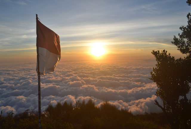 Sunset Di Puncak Butak 2868 MDPL