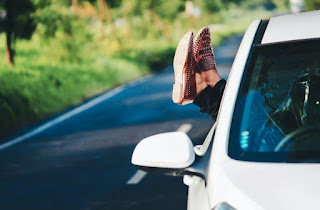 Ingin menyewa kereta untuk orang lain