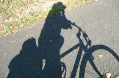 autofotografía sobre la marcha y con sombrero ciclista