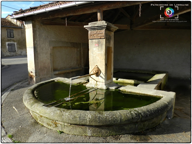 BOUXURULLES (88) - Lavoir et Fontaine de Bozon (XIXe siècle)