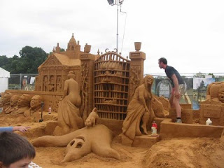 Beautiful Australian Sand Sculptures photo wallpapers 2012