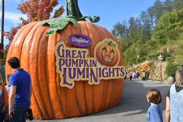 Dollywood Harvest Festival with My Whole Family  via  www.productreviewmom.com