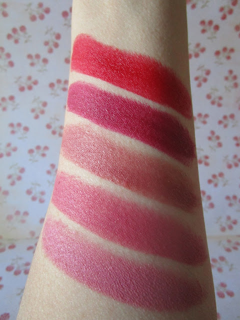 Swatches Barra de labios LASTING FINISH MATTE BY KATE MOSS Rimmel London