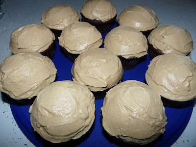 chocolate cupcake peanut butter frosting
