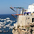 Tuffi. Per la 'Red Bul Cliff Diving World Series', Alessandro De Rose trionfa a Polignano a Mare