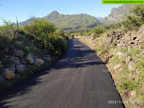 El Cabildo mejora y pavimenta el camino de Las Cuevas