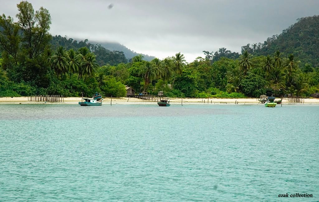 Pantai Tanjuru di Pulau Karimata