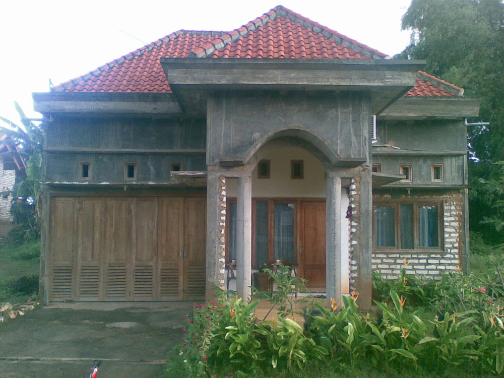 Renovasi rumah tinggal 10x22 di Madura