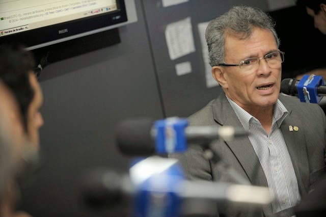 “Paulo Câmara precisa explicar relações com a empresa envolvida na compra do avião”, cobra Paulo Rubem Santiago