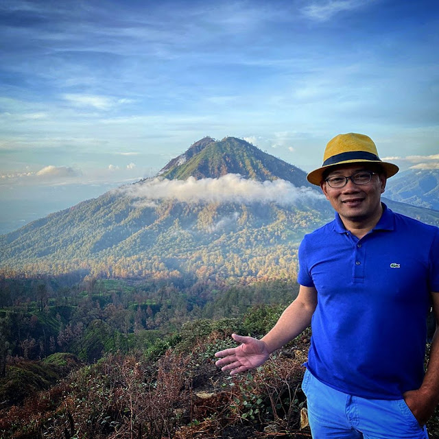 Kang Emil di Kawah Ijen.