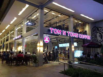 Tom N Tom’s Coffee Facade