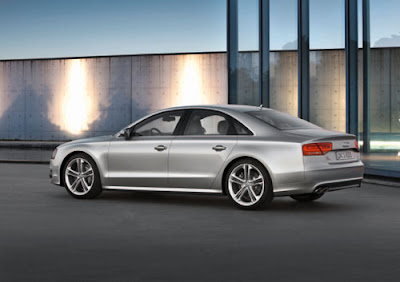 2012 Audi S8