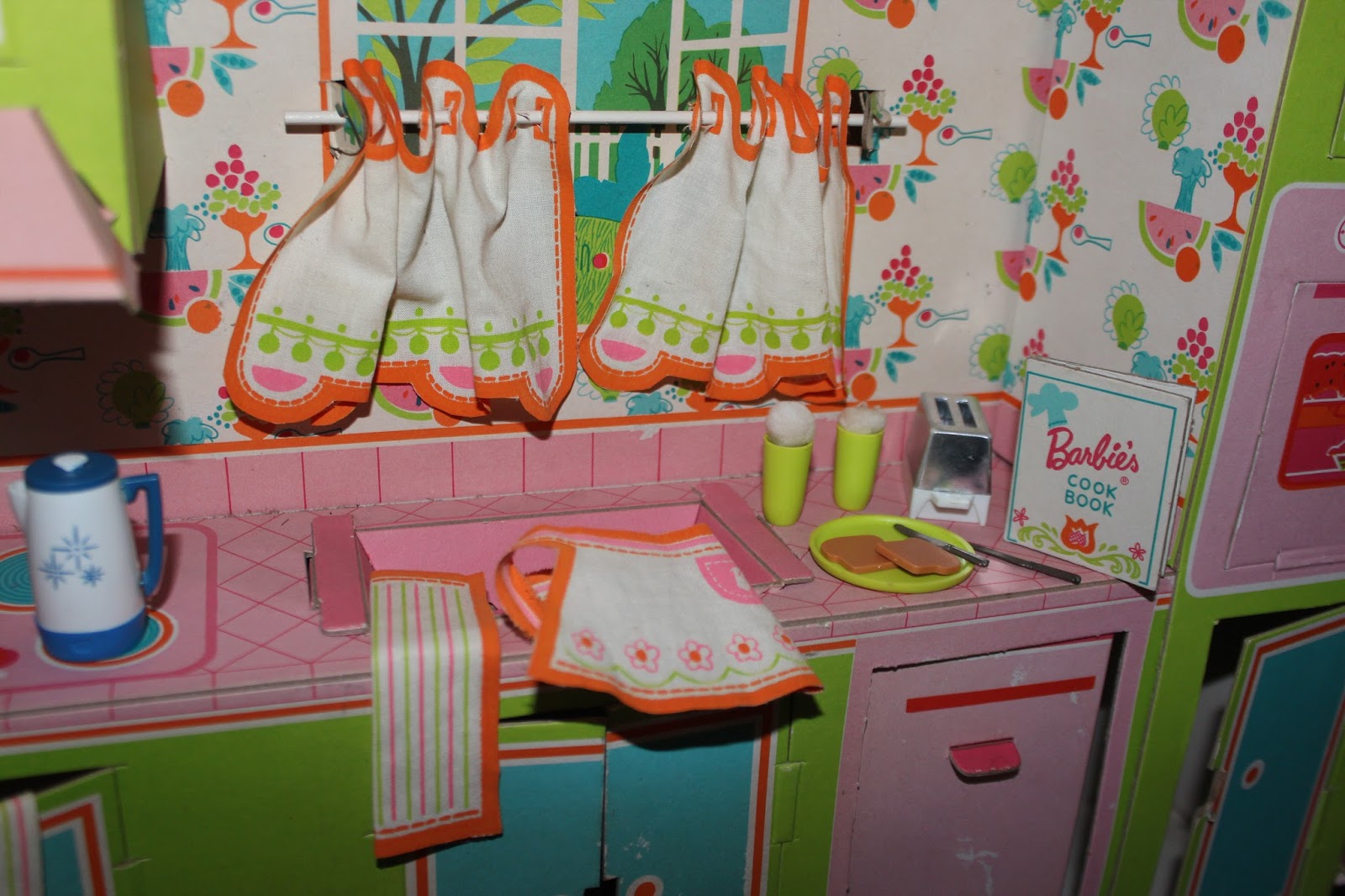 PLANET OF THE DOLLS Recent Acquisitions Barbies Dream Kitchen
