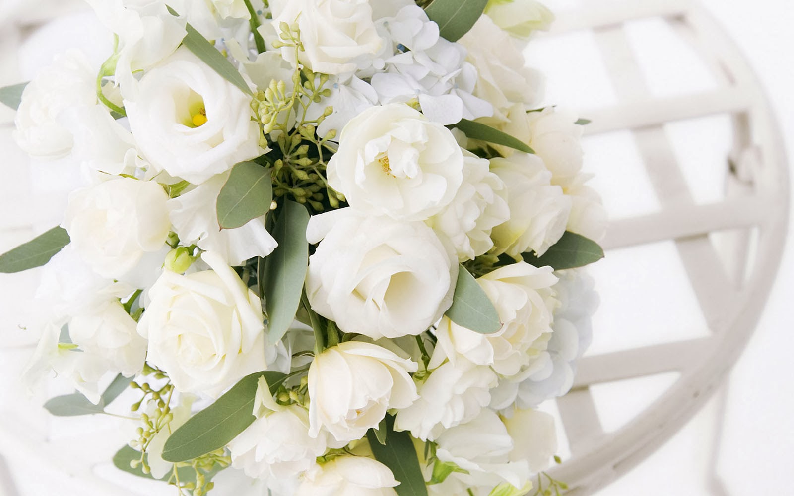 White+Rose+Bouquet+Wallpapers+(6)