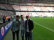 . gestern zusammen in München bei dem Fußballspiel FC BayernBarcelona! (bikea caaib )