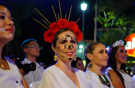 La alcaldesa, Atenea Gómez, encabeza la gran “Noche de Altares” en el Festival Luz y Vida entre Vivos y Muertos  