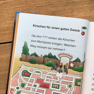 "Die drei ??? Kids: Der Monsterschreck" von Ulf Blanck und Boris Pfeiffer, illustriert von Jan Saße und Kim Schmidt, erschienen im Kosmos Verlag