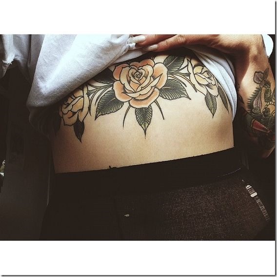 des_roses_jaunes_ventre_tatouage