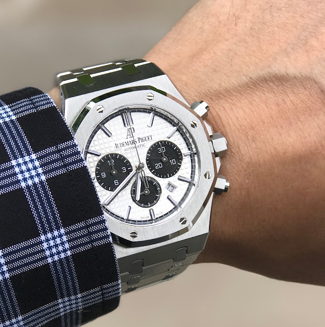 Реплика часов AP Royal Oak Panda Dial Steel - Какие часы носит мировой футболист Леван?