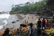 Jajaran Polsek Cikalong Sampaikan Himbauan Kepada Pengunjung Dikawasan Wisata Pantai Karangtawulan