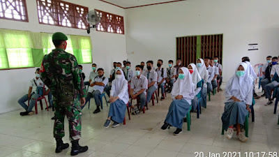 Tingkatkan Minat Siswa Masuk TNI, Babinsa 01/Pc. Soal Lakukan Sosialisasi