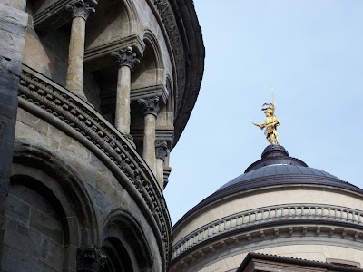 Cúpula junto al ábside de la Basílica de Santa María Maggiore Bergamo Italia