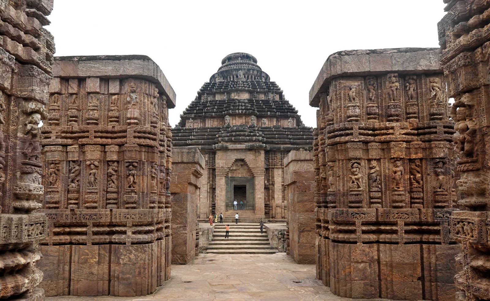 Sun Temple Konarak Orissa Traveling Tour Guide