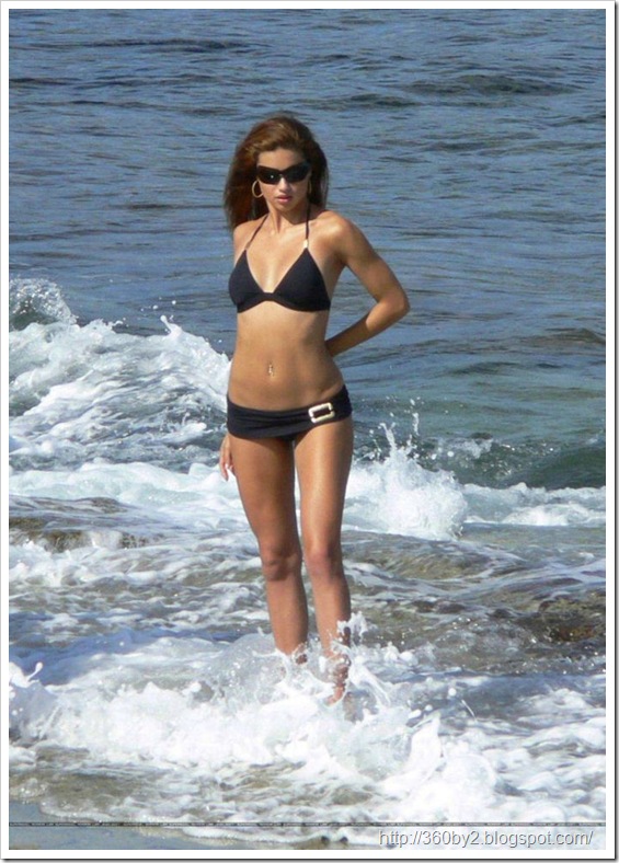 Brazilian Supermodel  Adriana Lima Fully Loaded Picture Gallery_07_lima_124764