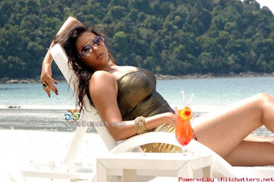 namitha sexy waiting in beach