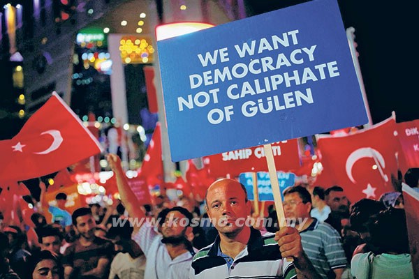 Turki tutup 130 agensi media