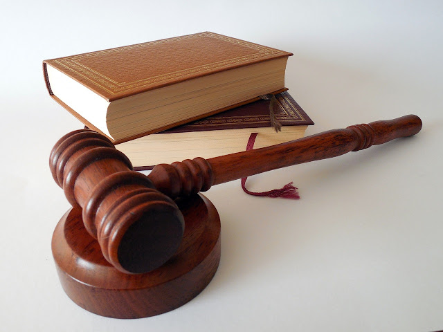 10 Tips to Become a Professional Lawyer