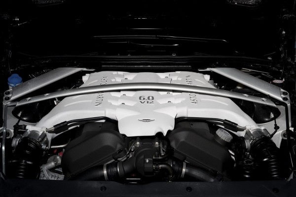 Aston Martin DBS Carbon-Edition Engine.jpg