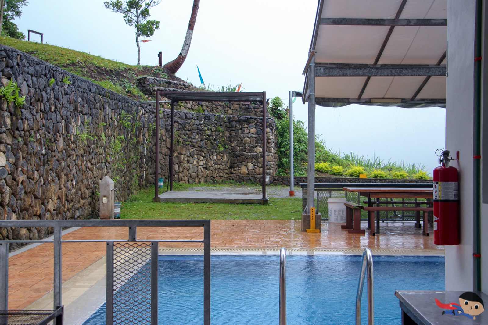 Pool side in Jamaica Peak Resort in Los Banos