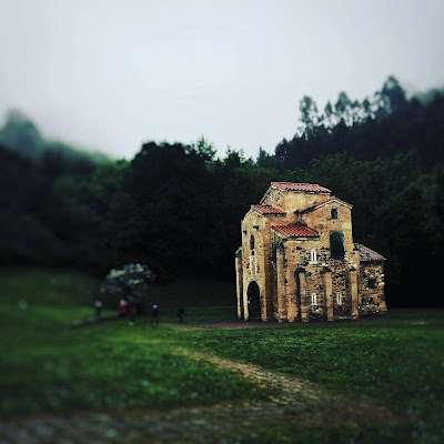 Iglesia de San Miguel de Lillo, Monte Naranco ©bighomebird