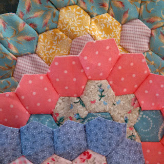 hexagons for Minnie quilt: QuiltBee