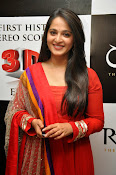 Anushka at rudramadevi trailer launch-thumbnail-1