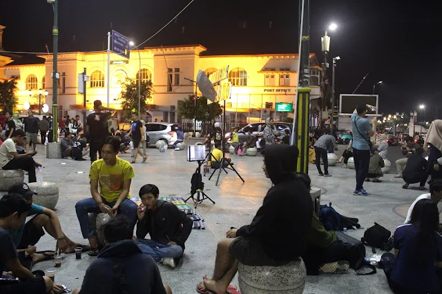 Suasana Malam Hari di Titik Nol KM Yogyakarta