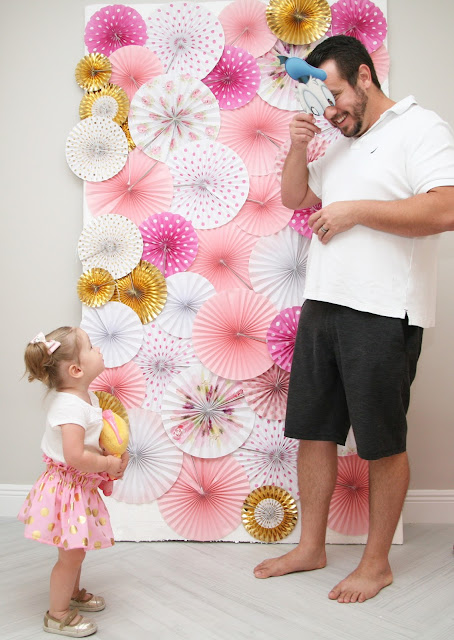 DIY: How to Make a Photo Booth Backdrop by popular party blogger Celebration Stylist