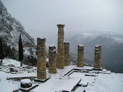 Delfos. Templo de Apolo. Entrada principal