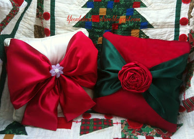 alt="Easy No Sew Pillow with Red Satin Bow"