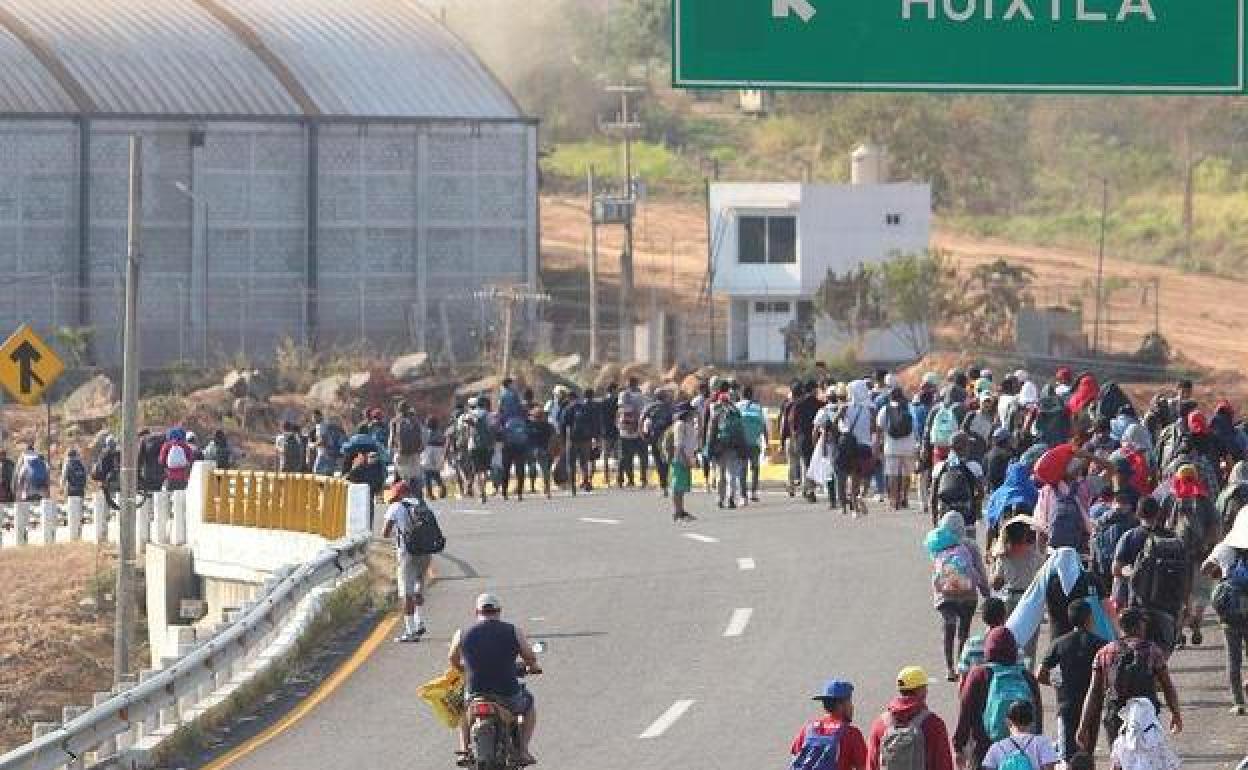México anuncia reinicio de vuelos de deportaciones de migrantes venezolanos
