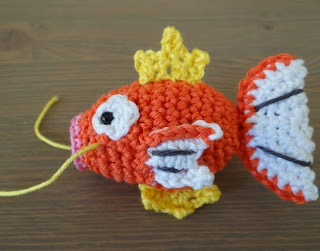 http://translate.googleusercontent.com/translate_c?depth=1&hl=es&rurl=translate.google.es&sl=en&tl=es&u=http://crochetnanigans.wordpress.com/2013/12/06/pattern-9-magikarp/&usg=ALkJrhgzY9PTDke63Avue1_Q4-0czeRv2Q