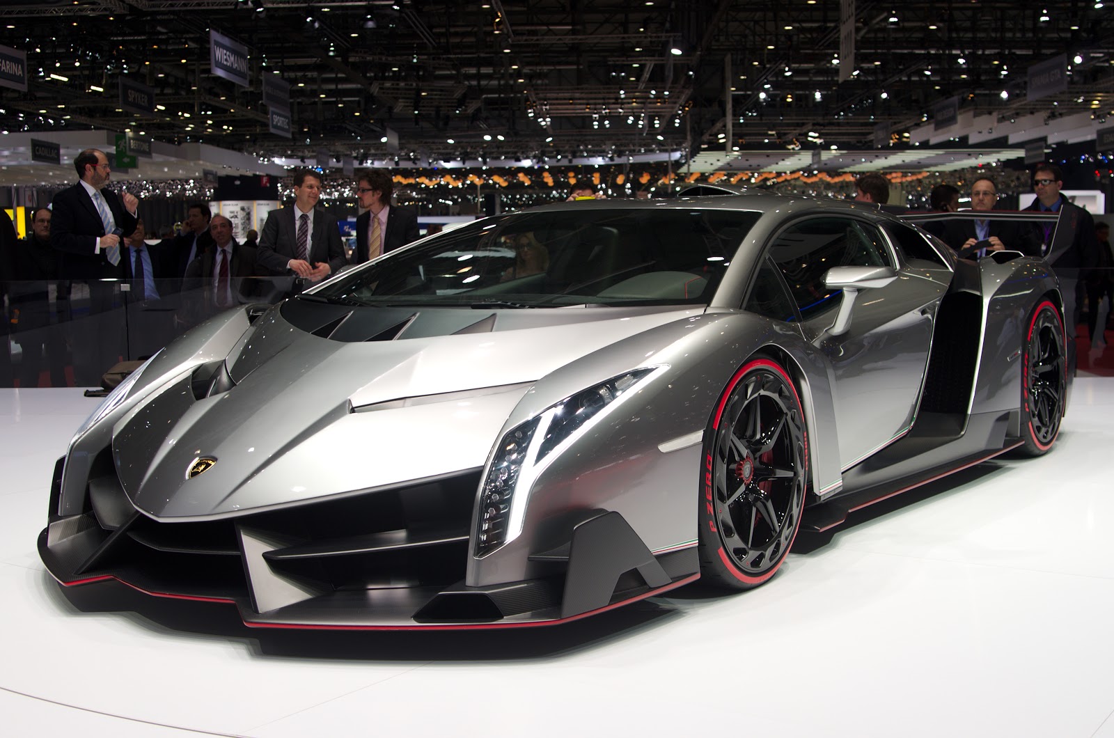 Best Motorcycle 2014: The Lamborghini Veneno as customized 