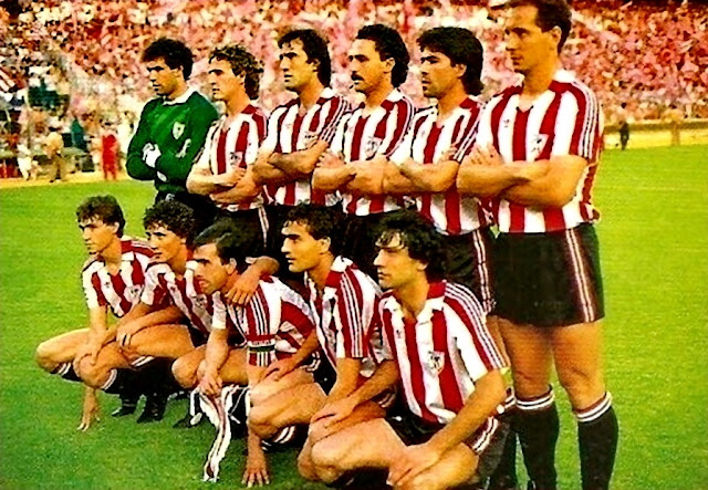 ATHLETIC CLUB. Temporada 1984-85. Zubizarreta, De Andrés, Goicoechea, De la Fuente, Urkiaga y Liceranzu. Julio Salinas, Patxi Salinas, Dani, Gallego y Urtubi. CLUB ATLÉTICO DE MADRID 2 🆚 ATHLETIC CLUB 1 Domingo 30/06/1985, 21:00 horas. Copa del Rey, final. Madrid, estadio Santiago Bernabéu. GOLES: ⚽1-0: 24’, Hugo Sánchez, de penalti. ⚽2-0: 55’, Hugo Sánchez. ⚽2-1: 75’, Julio Salinas.