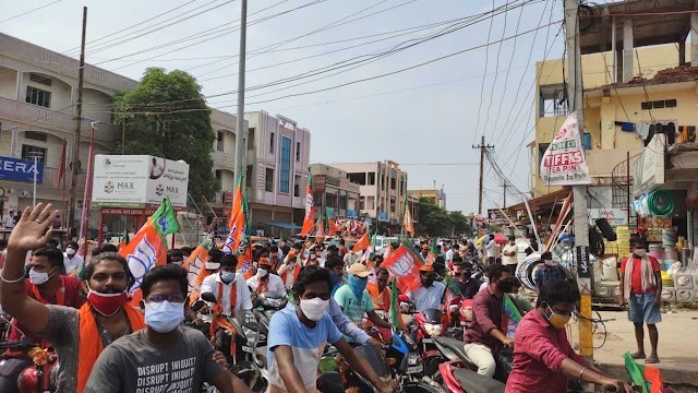 ఎన్నికల  కమీషన్ అధికారులకు ఏ శిక్ష విధించినా తప్పు లేదు