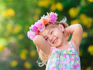 Beautifull Girls in Cut Smile HD Desktop Wallpaper Photos